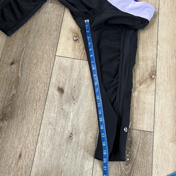 Lululemon Black & Purple Ruched Crop Leggings - Picture 9 of 9